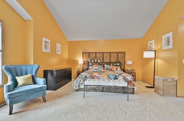 370 Liberty Heights Drive, Chaska, MN 55318