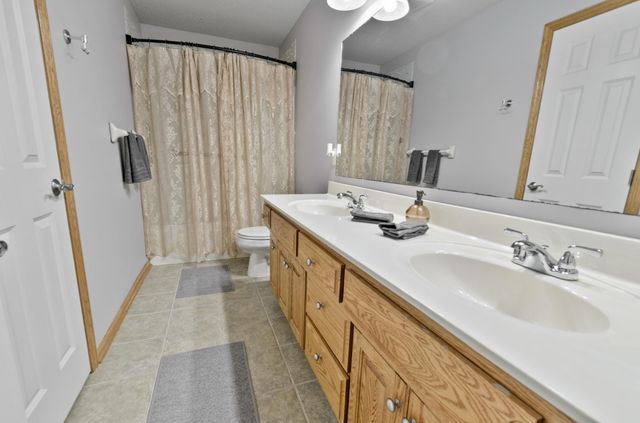 370 Liberty Heights Drive, Chaska, MN 55318