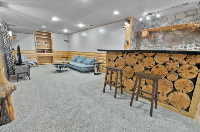370 Liberty Heights Drive, Chaska, MN 55318