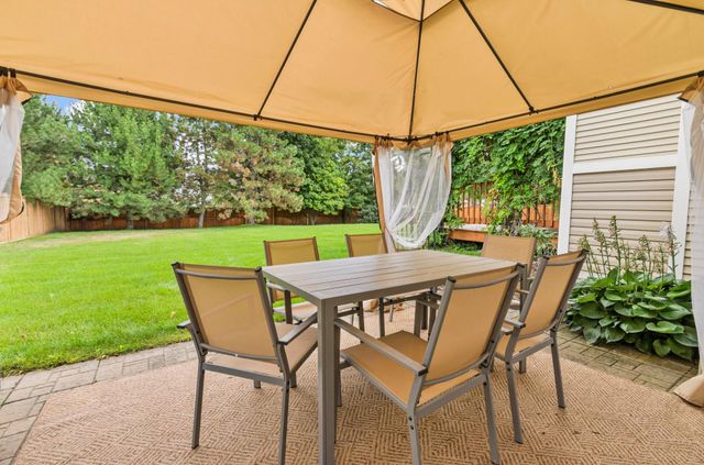 370 Liberty Heights Drive, Chaska, MN 55318