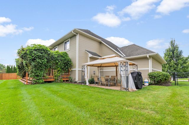 370 Liberty Heights Drive, Chaska, MN 55318