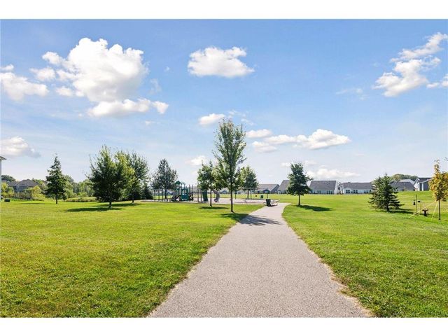 370 Liberty Heights Drive, Chaska, MN 55318