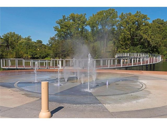 370 Liberty Heights Drive, Chaska, MN 55318