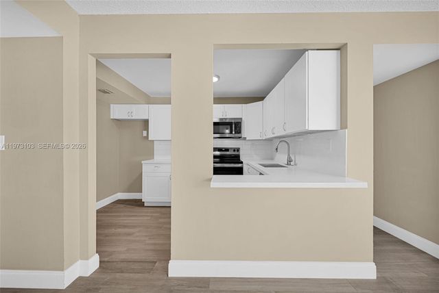 700 NW 214th St 321, Miami Gardens, FL 33169