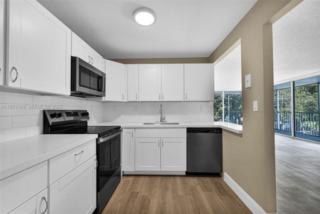 700 NW 214th St 321, Miami Gardens, FL 33169