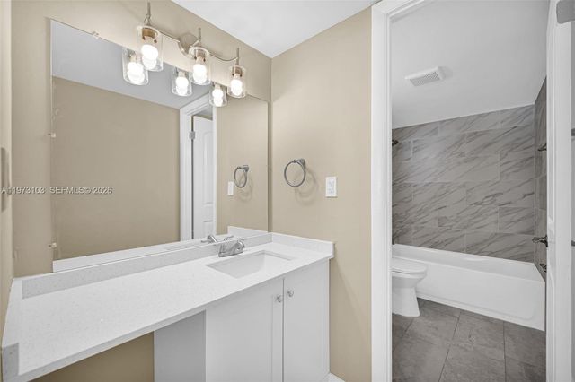 700 NW 214th St 321, Miami Gardens, FL 33169