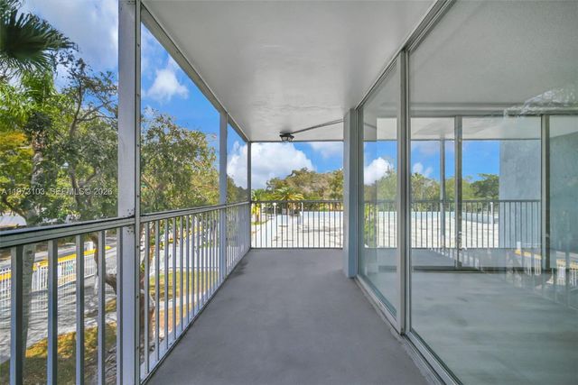 700 NW 214th St 321, Miami Gardens, FL 33169