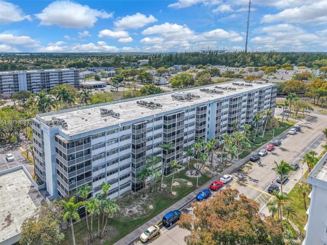 700 NW 214th St 321, Miami Gardens, FL 33169