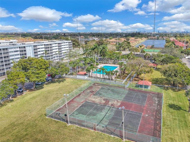 700 NW 214th St 321, Miami Gardens, FL 33169