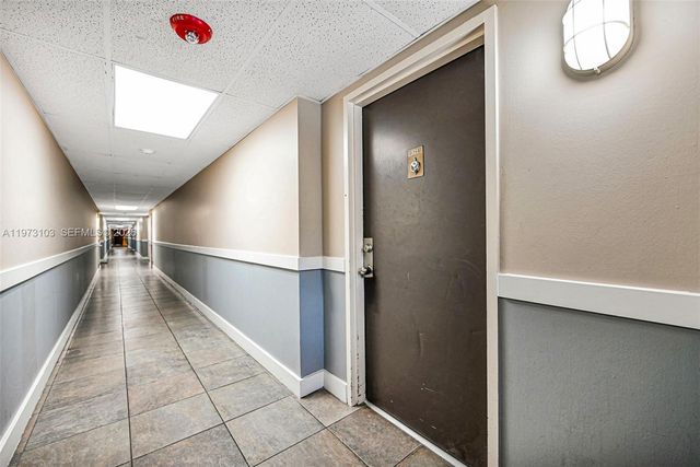 700 NW 214th St 321, Miami Gardens, FL 33169