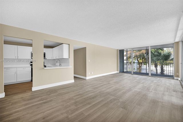 700 NW 214th St 321, Miami Gardens, FL 33169