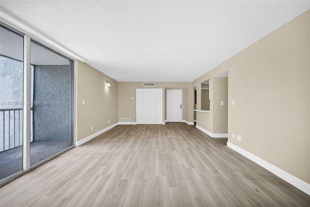 700 NW 214th St 321, Miami Gardens, FL 33169