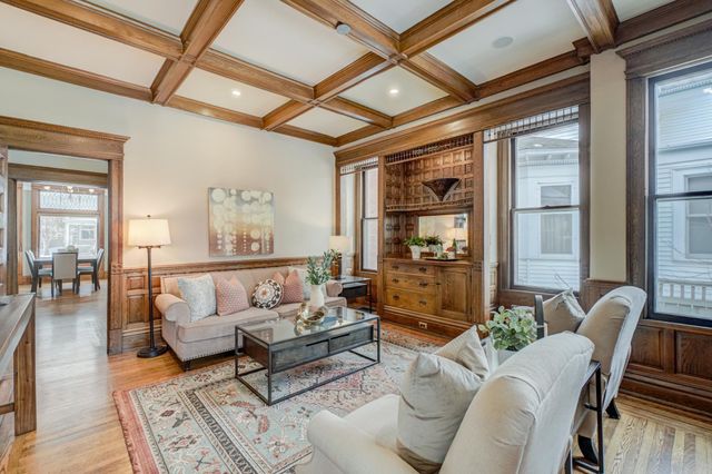 1783 Irving Avenue S, Minneapolis, MN 55403