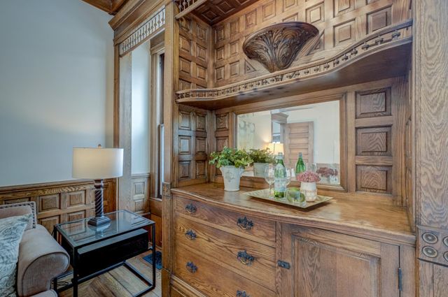 1783 Irving Avenue S, Minneapolis, MN 55403