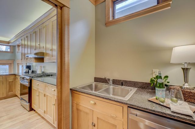 1783 Irving Avenue S, Minneapolis, MN 55403