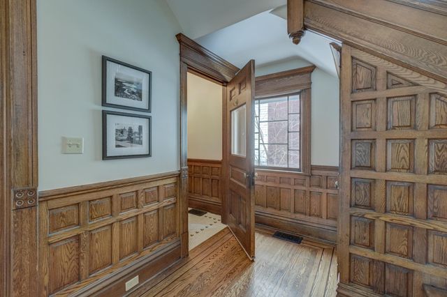 1783 Irving Avenue S, Minneapolis, MN 55403