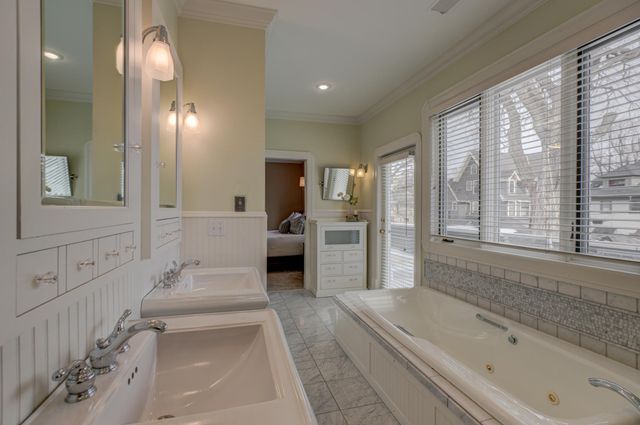 1783 Irving Avenue S, Minneapolis, MN 55403