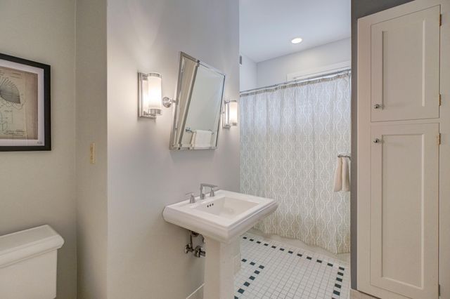 1783 Irving Avenue S, Minneapolis, MN 55403