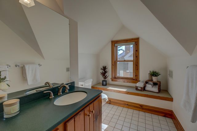 1783 Irving Avenue S, Minneapolis, MN 55403