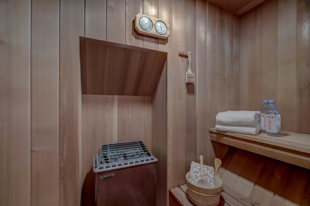 1783 Irving Avenue S, Minneapolis, MN 55403