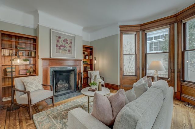 1783 Irving Avenue S, Minneapolis, MN 55403