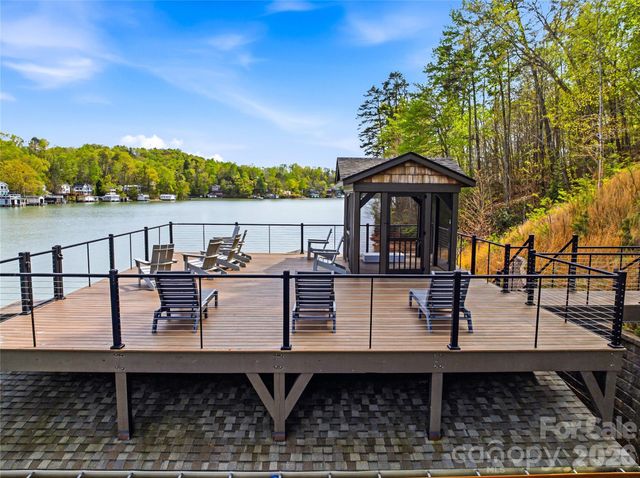 402 Holmstead Drive, Lake Lure, NC 28746