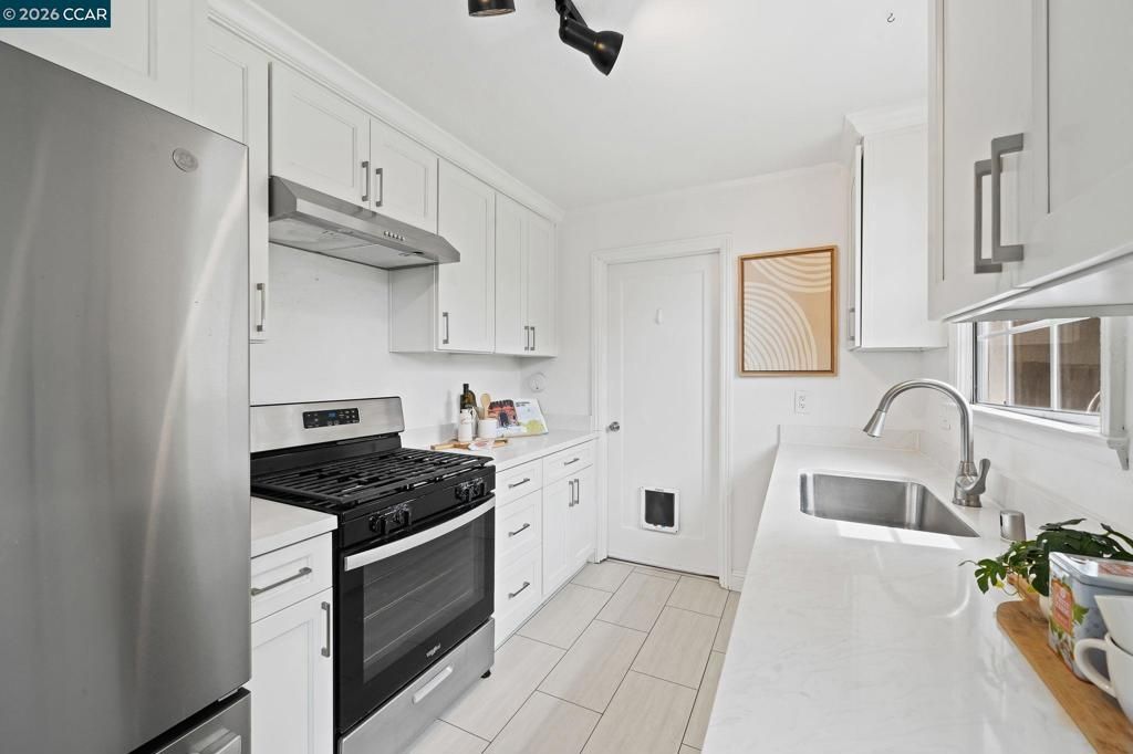 Image 10 of property listing at 218 Hillcrest Ave., Benicia, CA 94510