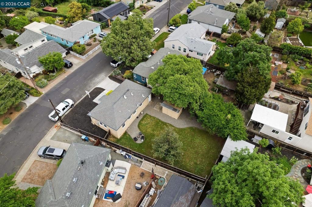 Image 20 of property listing at 218 Hillcrest Ave., Benicia, CA 94510