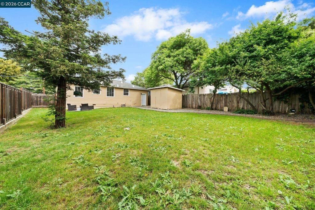 Image 23 of property listing at 218 Hillcrest Ave., Benicia, CA 94510