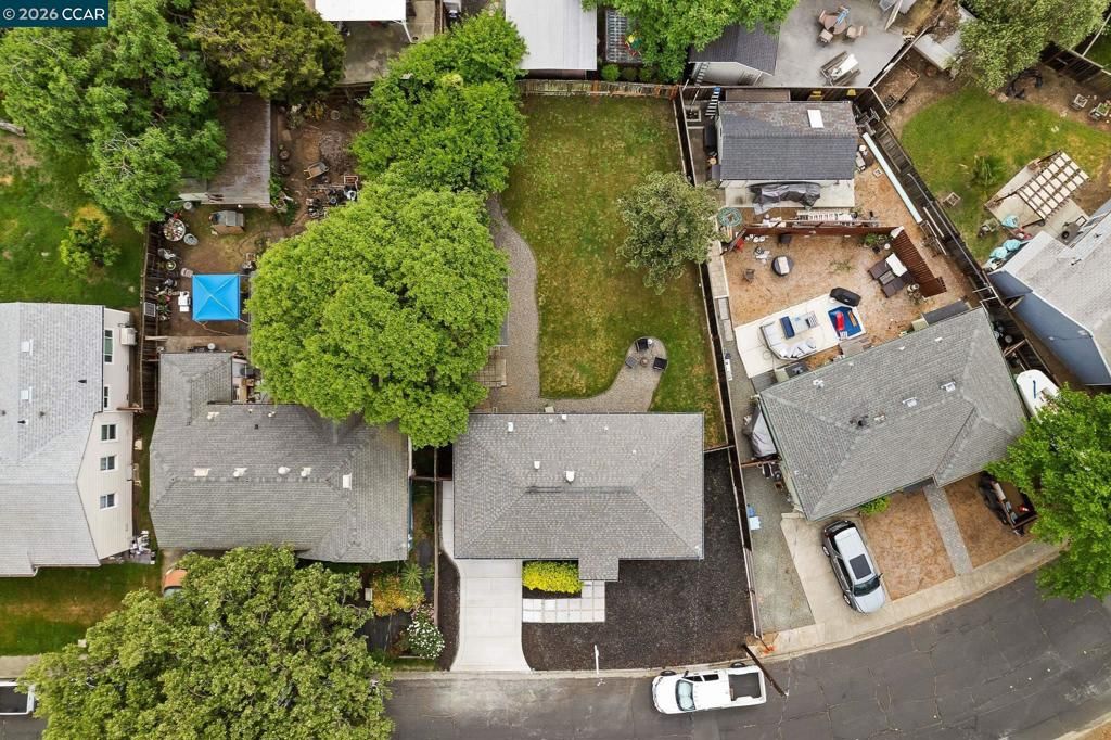 Image 26 of property listing at 218 Hillcrest Ave., Benicia, CA 94510