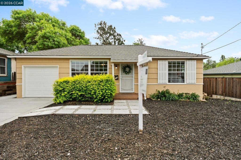 Image 5 of property listing at 218 Hillcrest Ave., Benicia, CA 94510