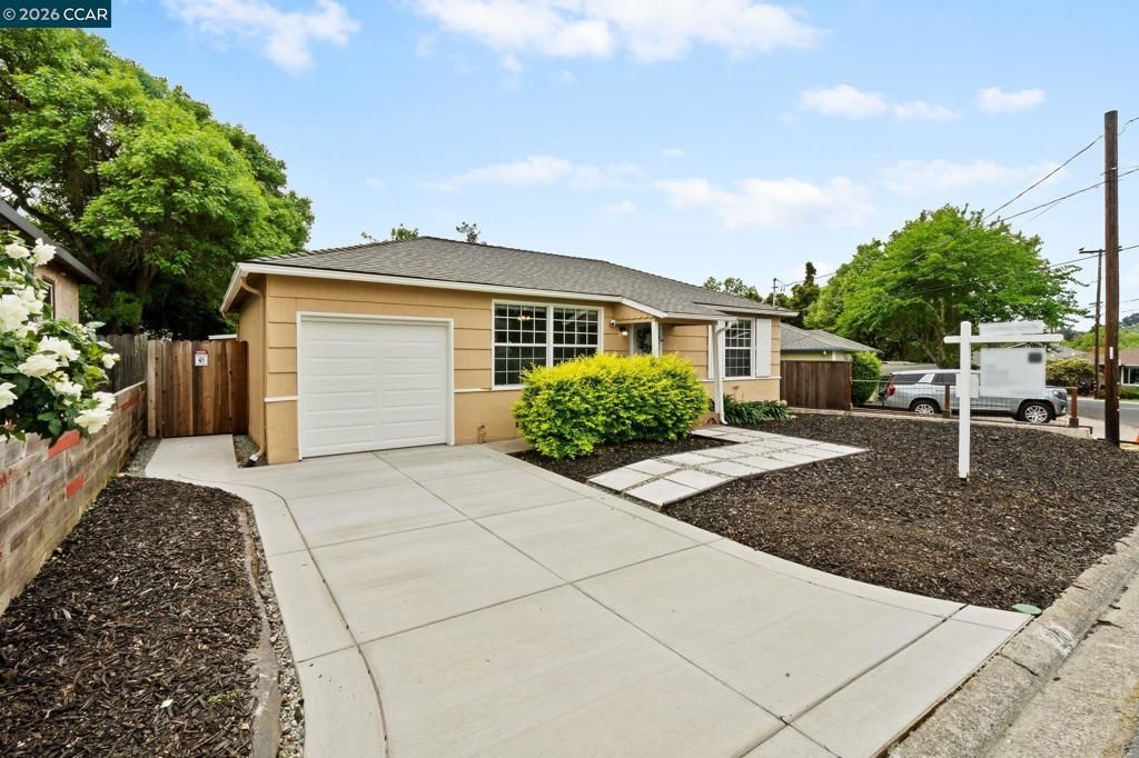 Image 6 of property listing at 218 Hillcrest Ave., Benicia, CA 94510