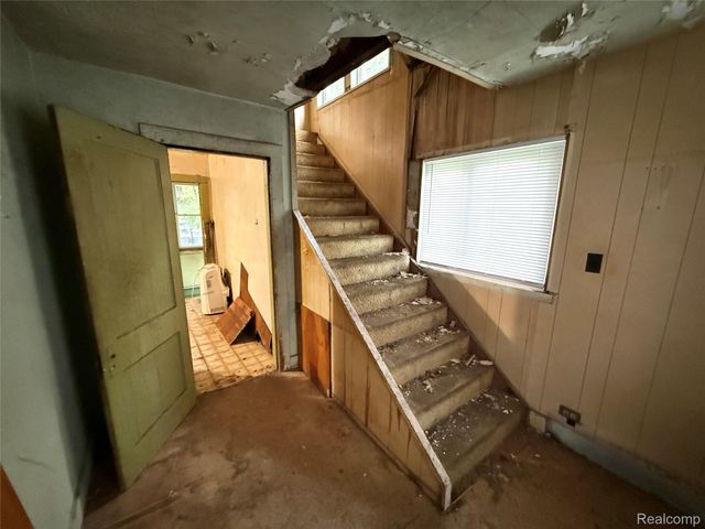 2137 E Buder Avenue, Burton, MI 48529