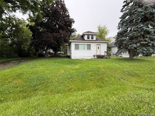 2137 E Buder Avenue, Burton, MI 48529