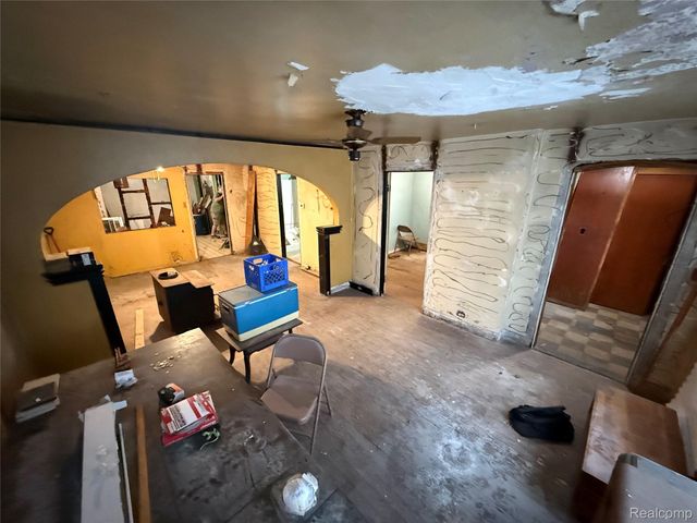 2137 E Buder Avenue, Burton, MI 48529