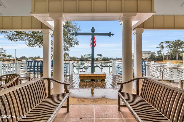 664 Augustine Avenue SW, Supply, NC 28462