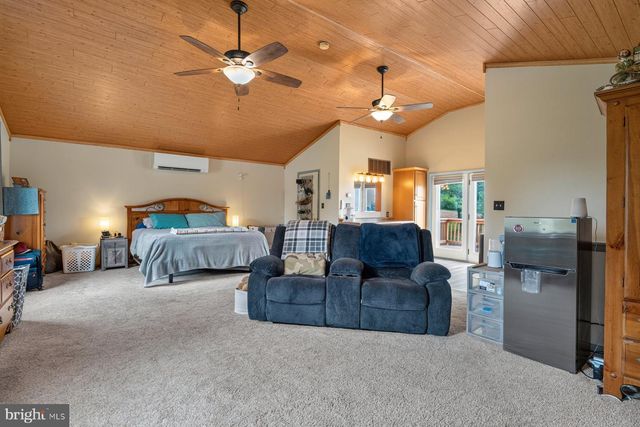 4200 WOLF CT, Hampstead, MD 21074
