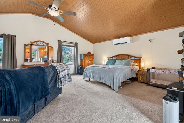 4200 WOLF CT, Hampstead, MD 21074