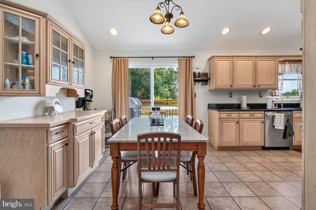 4200 WOLF CT, Hampstead, MD 21074