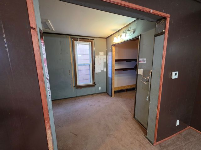 850 11th Avenue S, Clinton, IA 52732