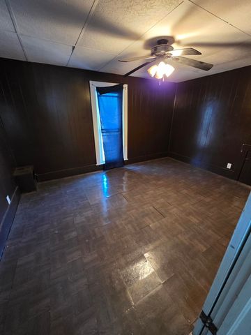 850 11th Avenue S, Clinton, IA 52732