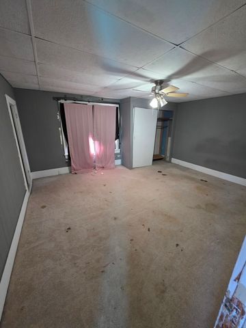 850 11th Avenue S, Clinton, IA 52732