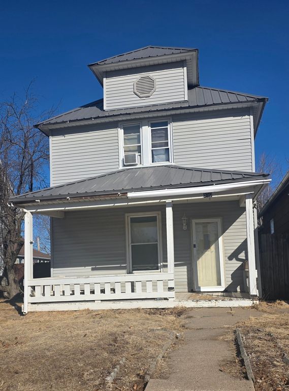 850 11th Avenue S, Clinton, IA 52732