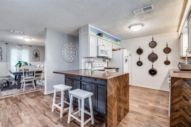 808 Katherine Court, Cedar Hill, TX 75104