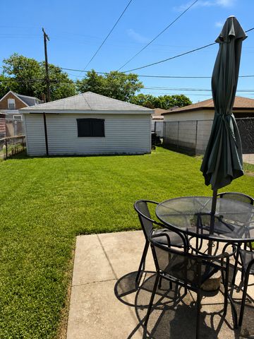 9823 S Drexel Avenue, Chicago, IL 60628