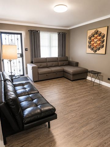 9823 S Drexel Avenue, Chicago, IL 60628