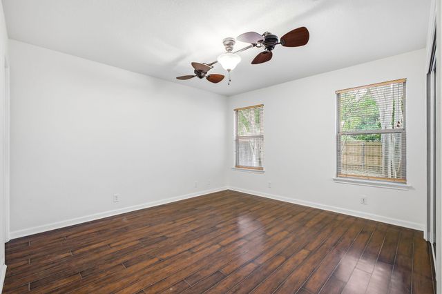 152 Karrie DR, Kyle, TX 78640