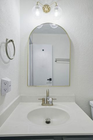 152 Karrie DR, Kyle, TX 78640