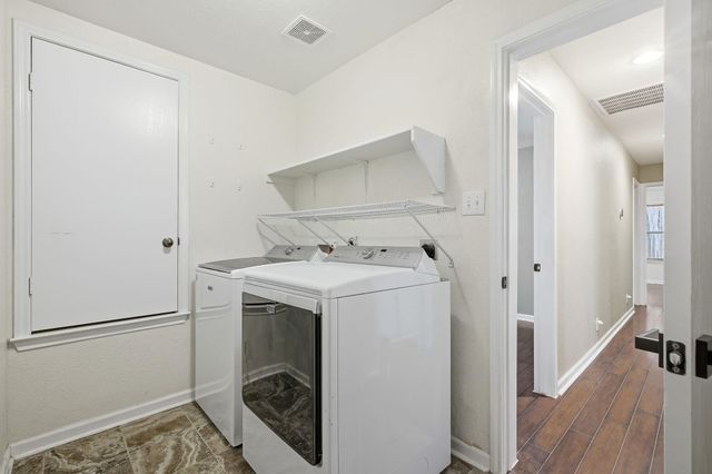 152 Karrie DR, Kyle, TX 78640