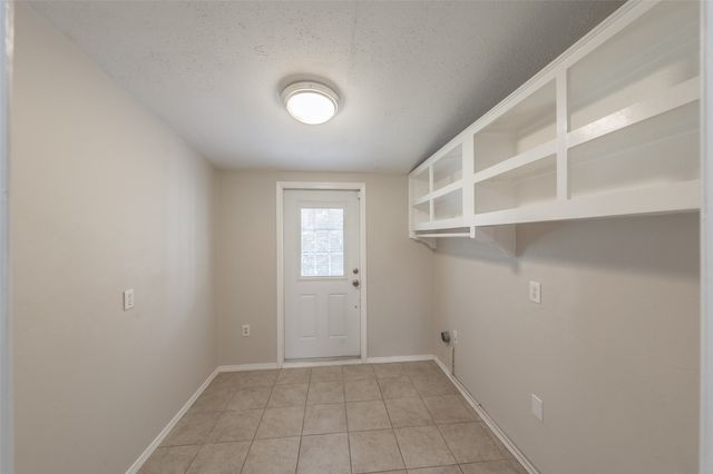 5105 French Wood Drive, Arlington, TX 76016